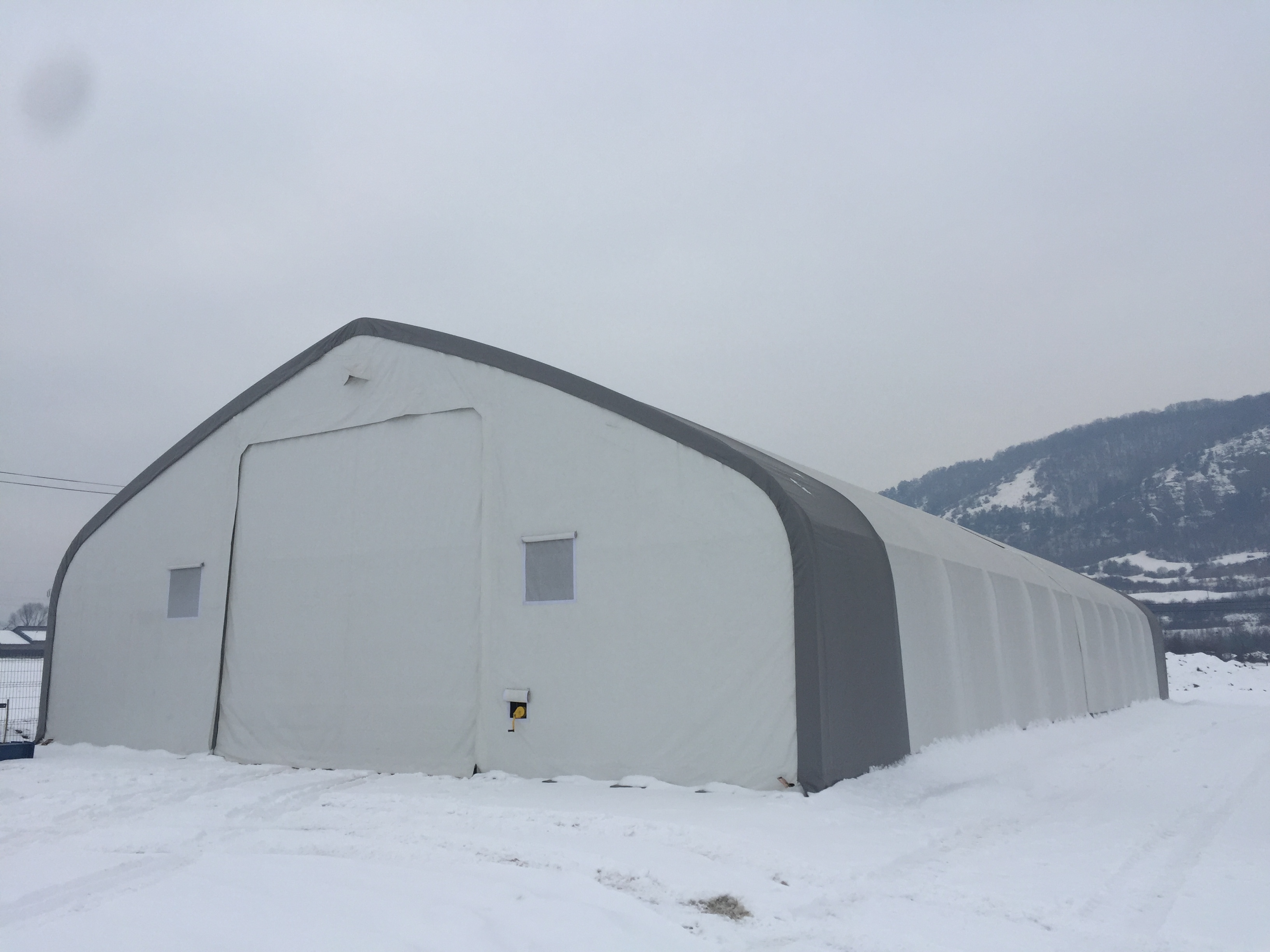TENDOSTRUTTURE RESISTENTI CON CARICO NEVE
