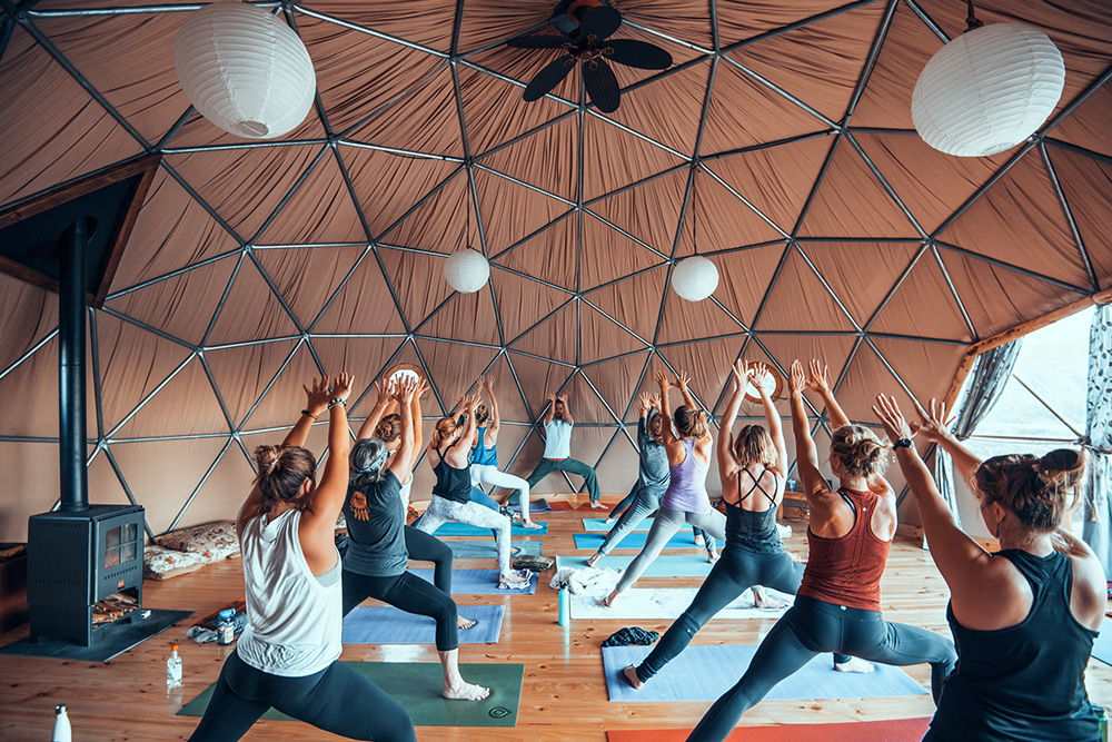 Aprire un centro yoga in cupola geodetica: come fare