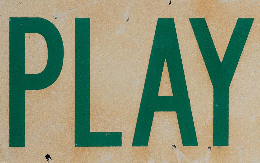 Come nasce il gioco del padel e quando si inizia a giocare su campi al coperto?