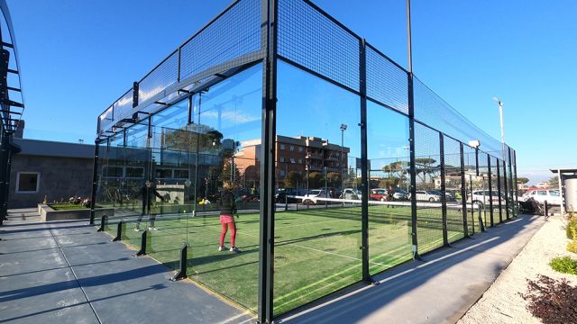 Campi da Padel smontabili per esibizioni e campi padel fissi indoor e outdoor